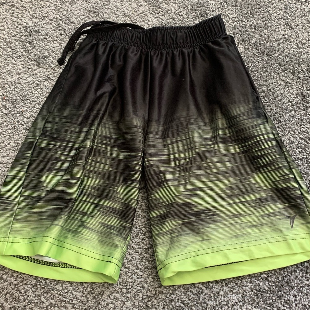 Old Navy Active black and green shorts M